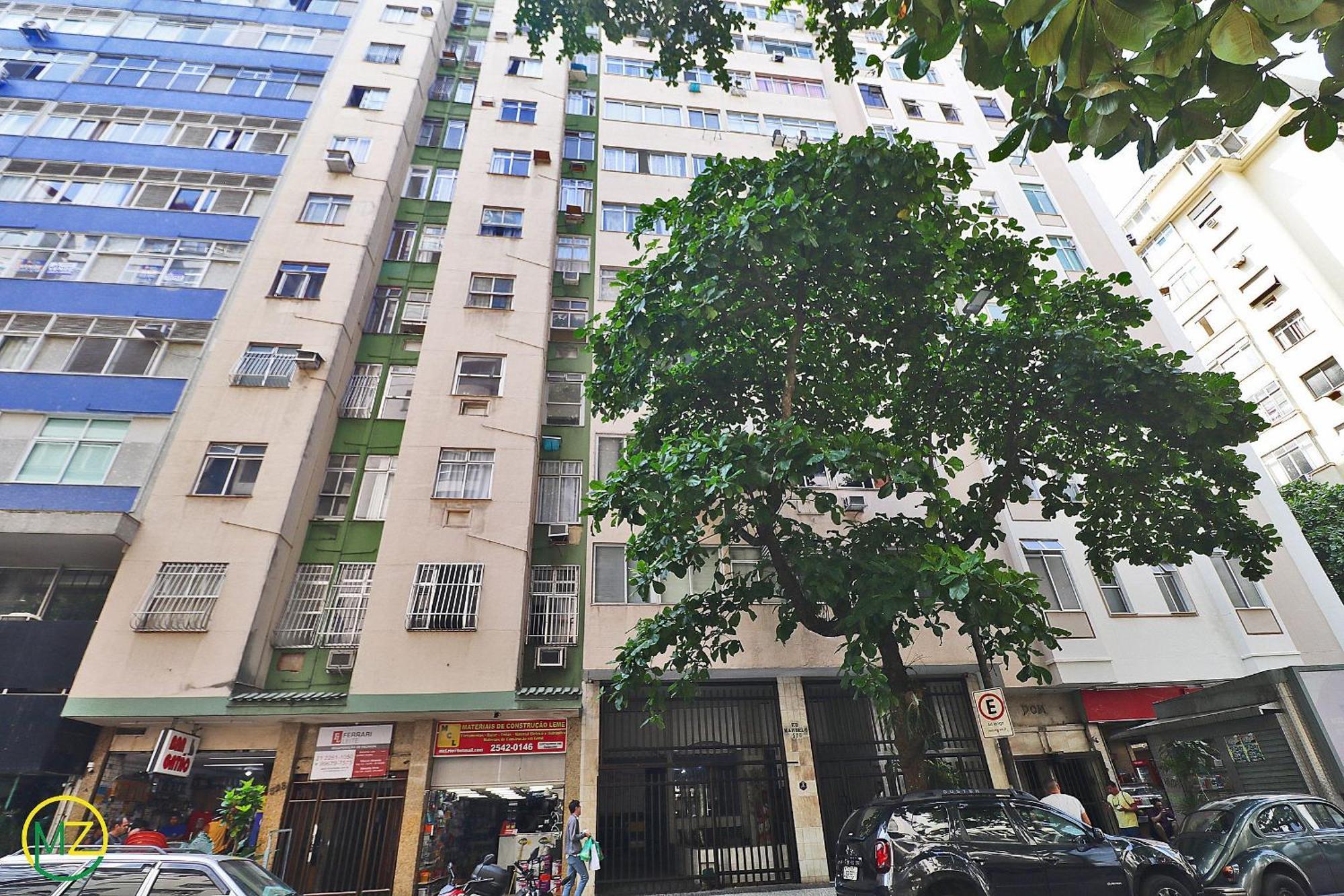 2 Quartos Espacoso No Leme * Rio de Janeiro